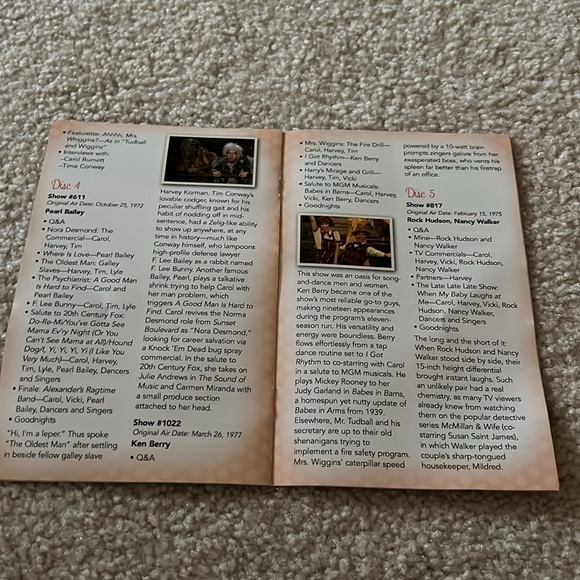 Carol Burnett Show DVD Set - Carol’s Favorites- 6 discs plus bonus 7th. -Used - Picture 9 of 15